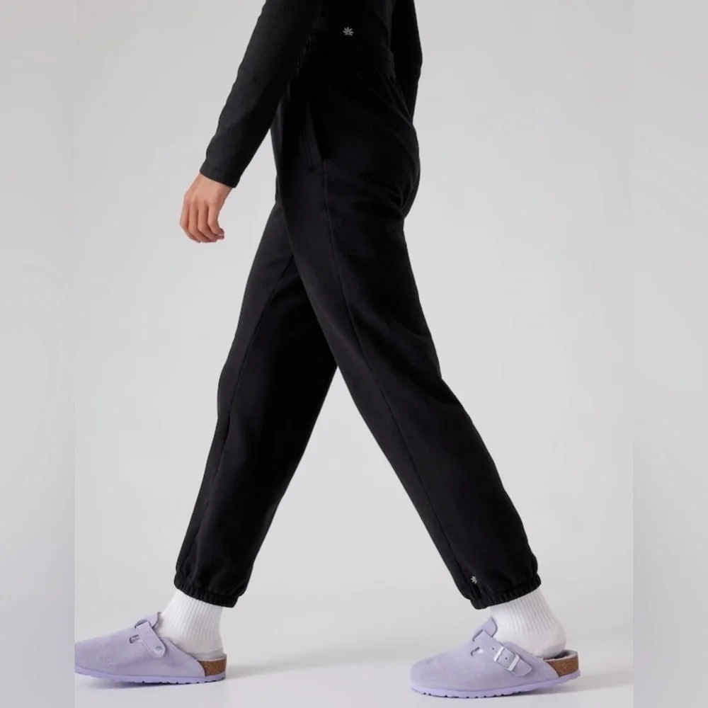 NWT Athleta Girl Retroactive Black Jogger Size S/7